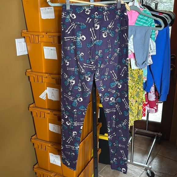 NWOT LuLaRoe Halloween Angel Skeletons Goth Leggings Purple Blue Size OS (2-10) - Picture 5 of 5